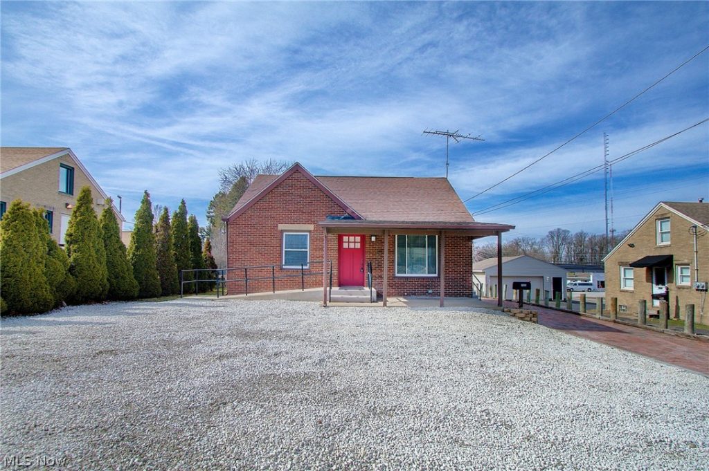 1933 Whipple Avenue, Canton, OH