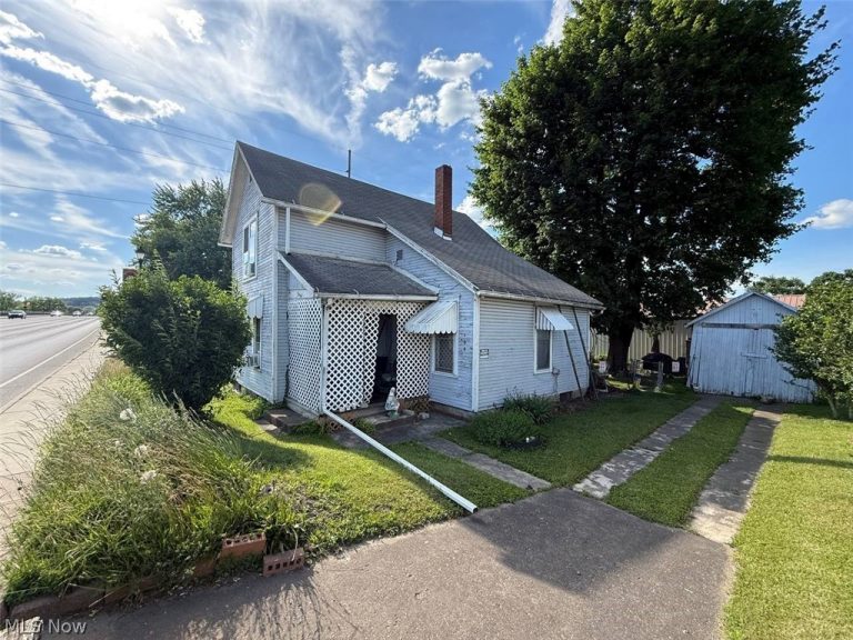 104 Chestnut Street, Coshocton, OH, 43812