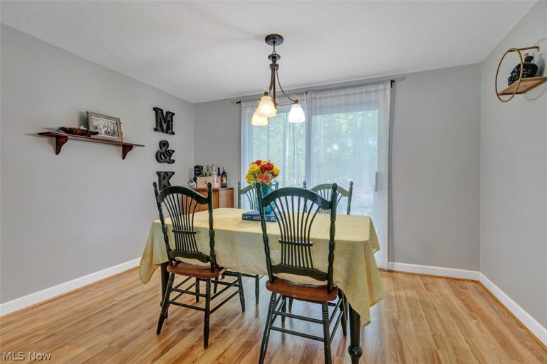 24000 Amesbury Drive, North Olmsted, OH - Photo 8