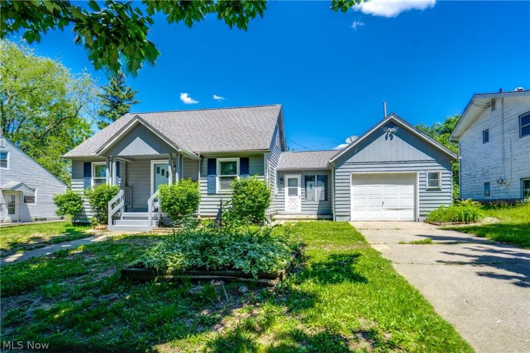 295 Boxwood Avenue, Akron, OH - Photo 2