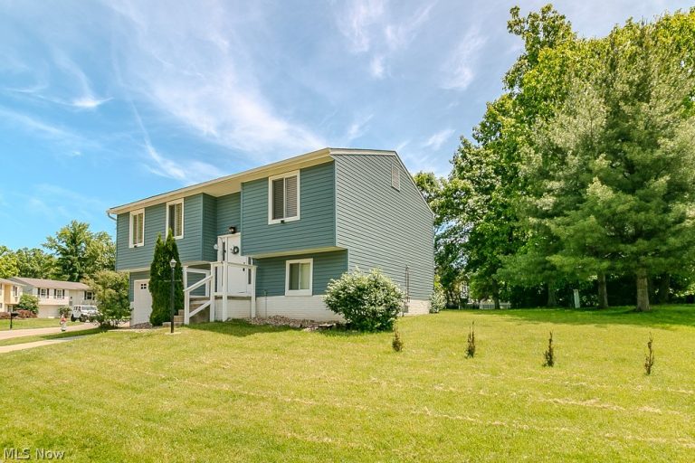 10015 Windjammer Trail, Aurora, OH - Photo 2