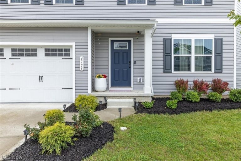 4784 Olivia Way, Lorain, OH - Photo 2
