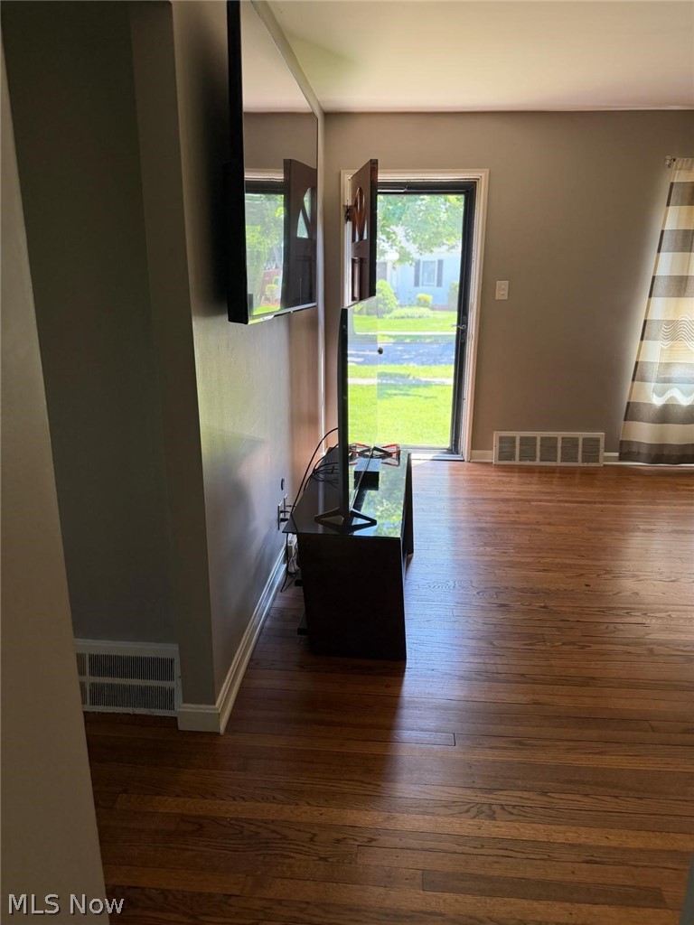 5141 Bridgewater Road, Lyndhurst, OH - Photo 8