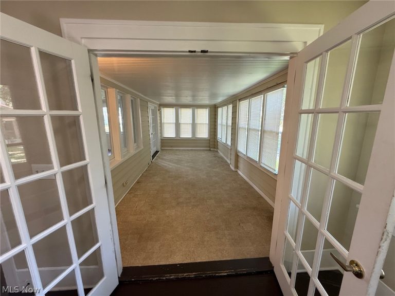 127 270th Street, Euclid, OH - Photo 5