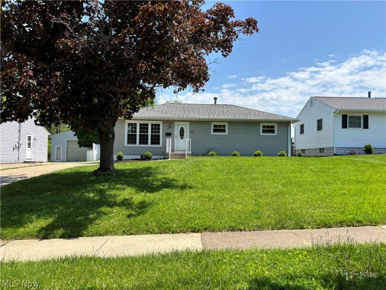 526 Ridge Drive, Medina, OH - Photo 2
