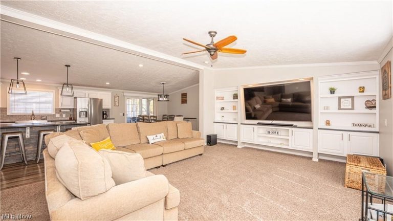 5719 Richmond Road, Pierpont, OH - Photo 4