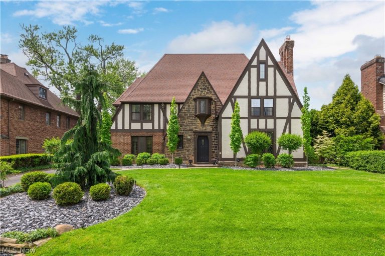 3002 Manchester Road, Shaker Heights, OH, 44122