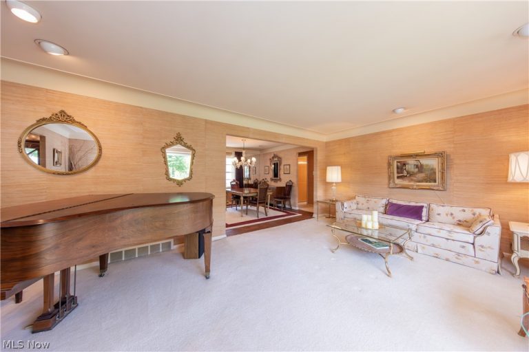 1750 Kenton Circle, Lyndhurst, OH - Photo 3