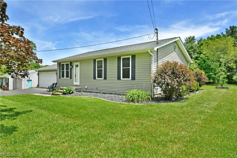 754 Warner Road, Brookfield, OH - Photo 2