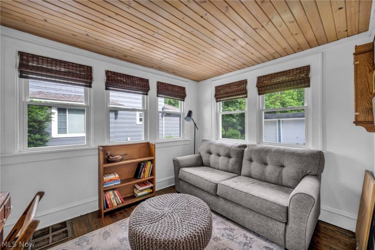 73 Harnagy Street, Berea, OH - Photo 8