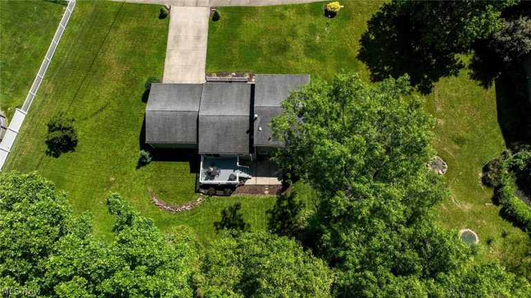 4092 Hummingbird Trail, Stow, OH - Photo 8