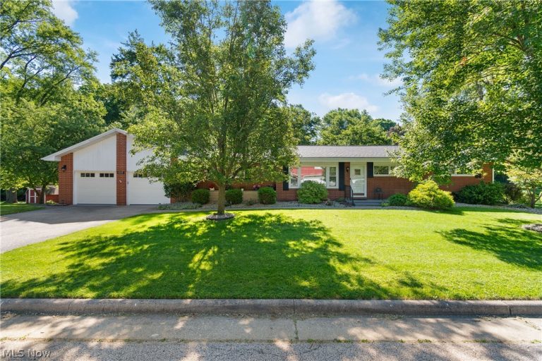 1222 Pleasantview Avenue, North Canton, OH, 44720