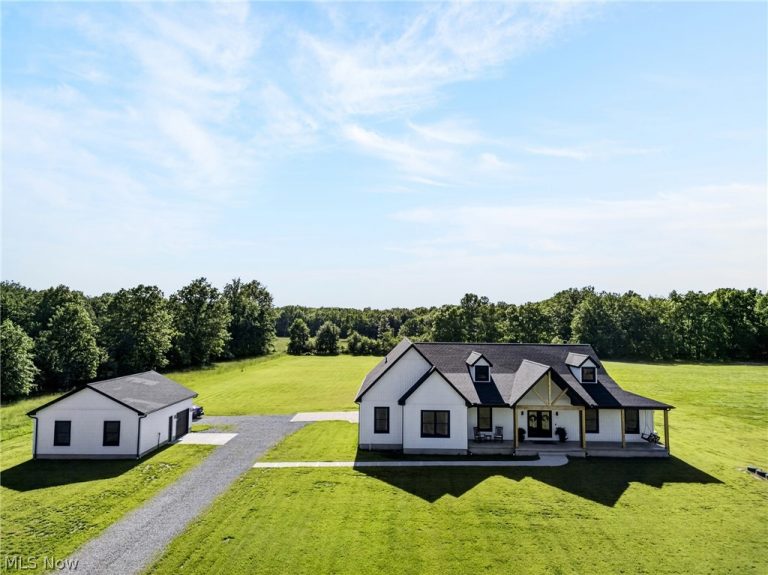 18844 Mennell Road, Grafton, OH - Photo 2