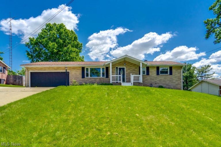 1704 Plymouth Knoll Avenue, Massillon, OH - Photo 2