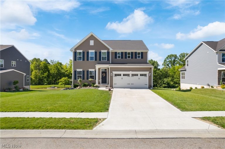 2262 Monaco Street, Uniontown, OH - Photo 2