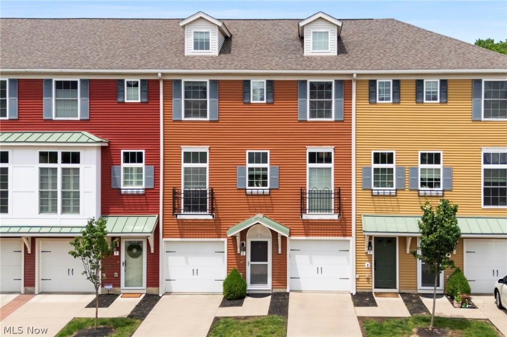 6 Grandview Drive, Rocky River, OH