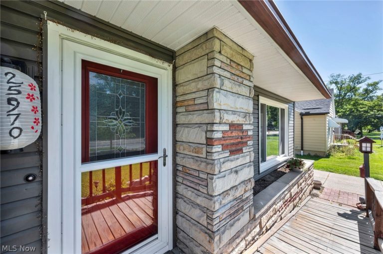 25970 Bagley Road, Olmsted Falls, OH - Photo 4