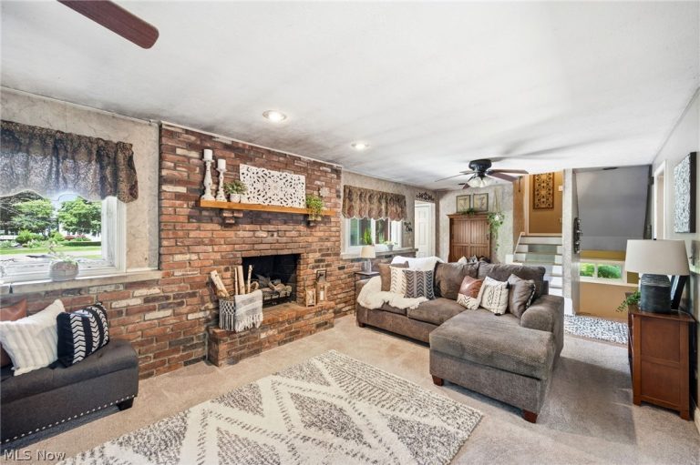 8860 Evergreen Drive, Mentor, OH - Photo 4
