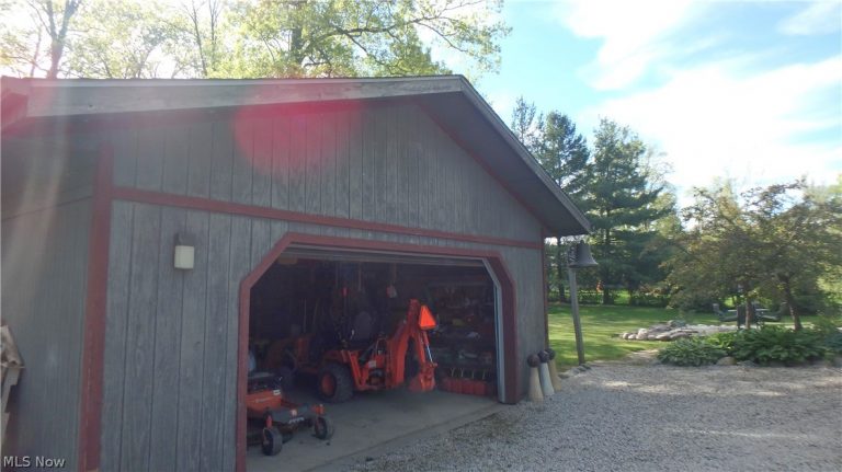 2075 Substation Road, Brunswick Hills, OH - Photo 3