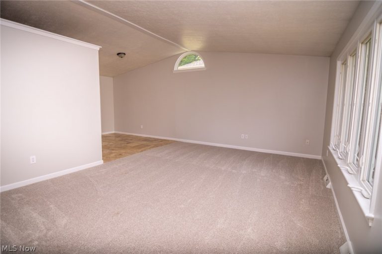 120 Windermere Drive, St Clairsville, OH - Photo 2