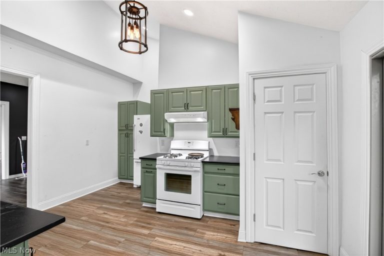 18500 Bennett Road, North Royalton, OH - Photo 6