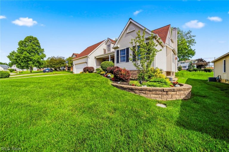 30190 Bonnie View Drive, Wickliffe, OH - Photo 3