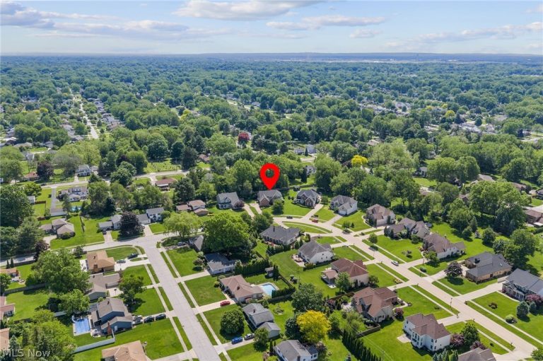 3119 Laura Lane, Westlake, OH - Photo 2