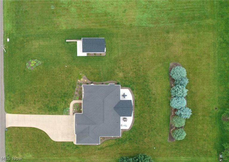 5020 Sunset Boulevard Road, Strasburg, OH - Photo 2
