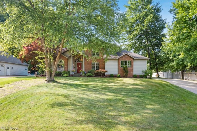 1938 Fairway Drive, Uniontown, OH - Photo 2