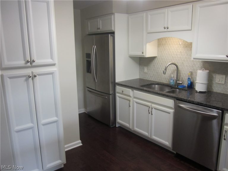 22555 Center Ridge Road #201, Rocky River, OH - Photo 6
