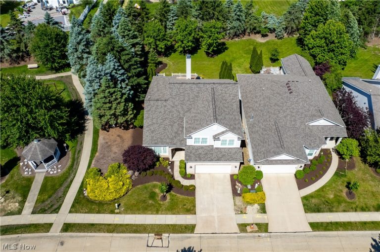 15346 Chestnut Oak Lane, Strongsville, OH - Photo 3