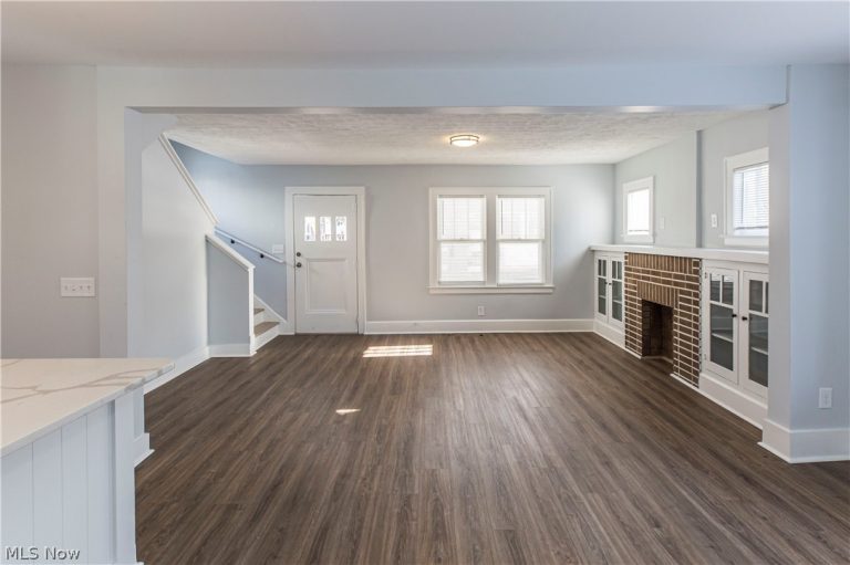 586 Brittain Road, Akron, OH - Photo 8