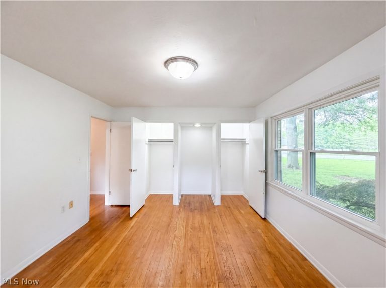 36700 Lakeland Drive, Avon, OH - Photo 4