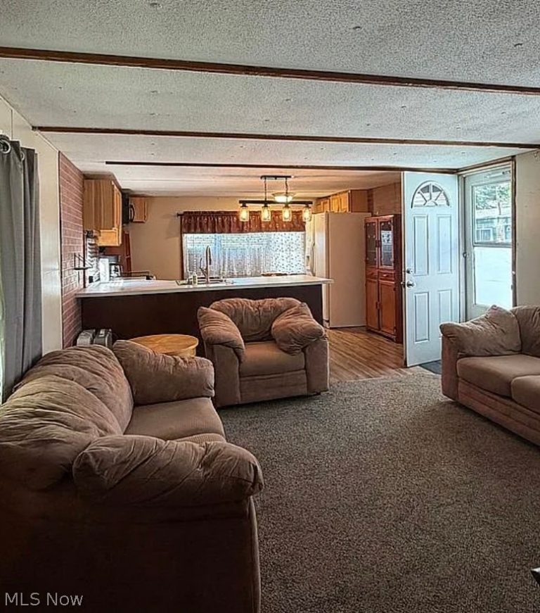 4287 Manchester Avenue #7, North Lawrence, OH - Photo 2