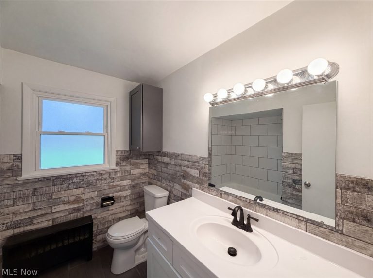 36700 Lakeland Drive, Avon, OH - Photo 6