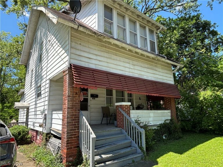 818 Euclid Avenue, Akron, OH - Photo 2