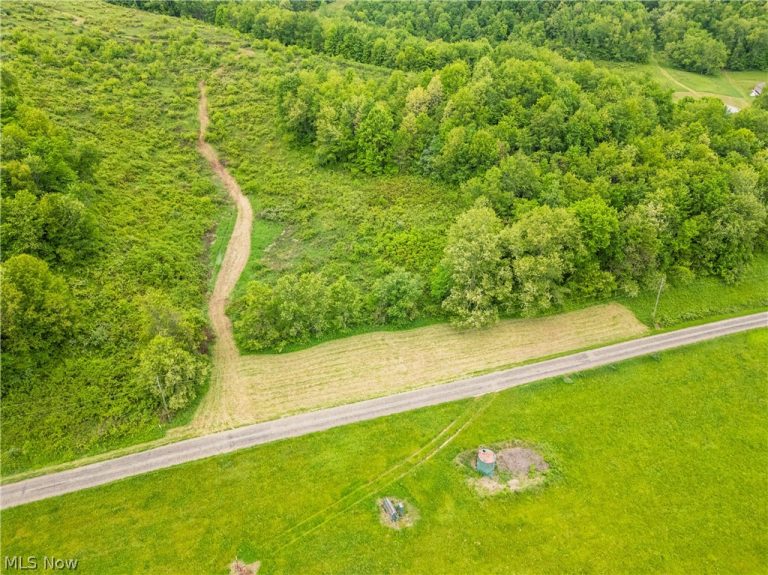 Barkley Road, Uhrichsville, OH - Photo 2