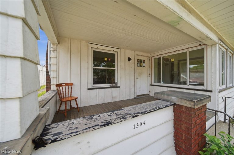 1304 Waterloo Road, Akron, OH - Photo 2