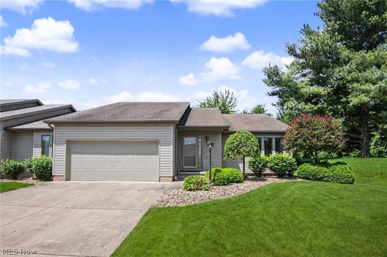 2345 Whispering Meadows Drive #B, Warren, OH, 44483