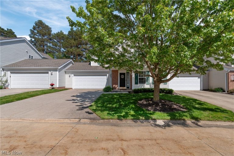 363 Casselberry Place, Macedonia, OH - Photo 2