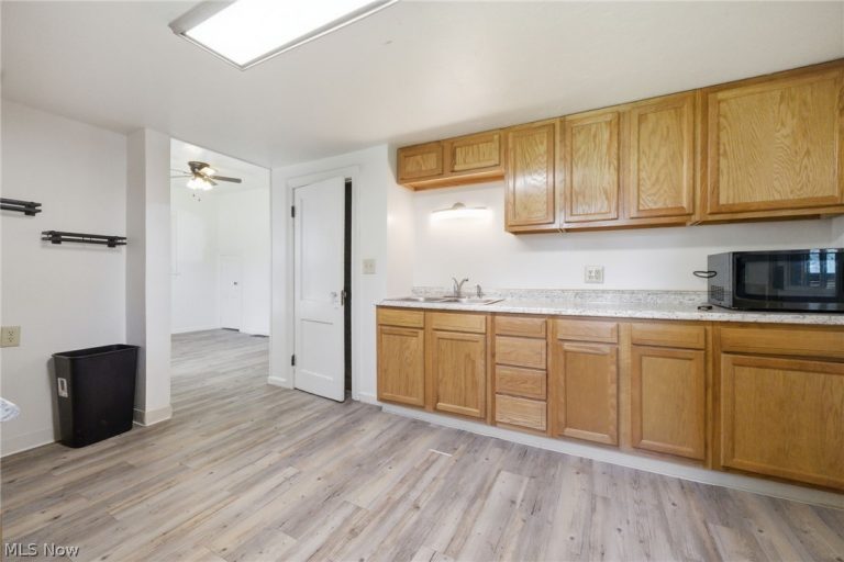115 30th Street, Lorain, OH - Photo 2
