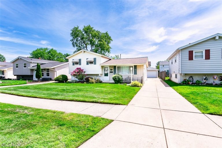 6379 Edgehurst Drive, Brook Park, OH - Photo 6