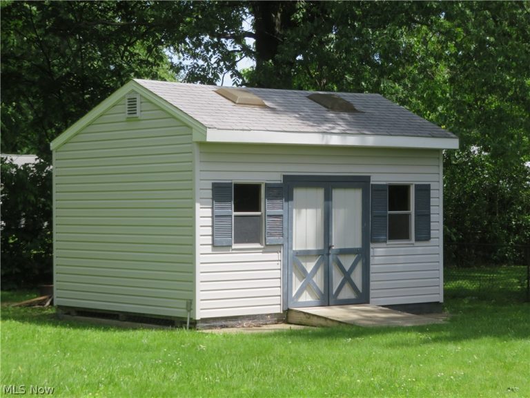34042 Luanne Drive, North Ridgeville, OH - Photo 3