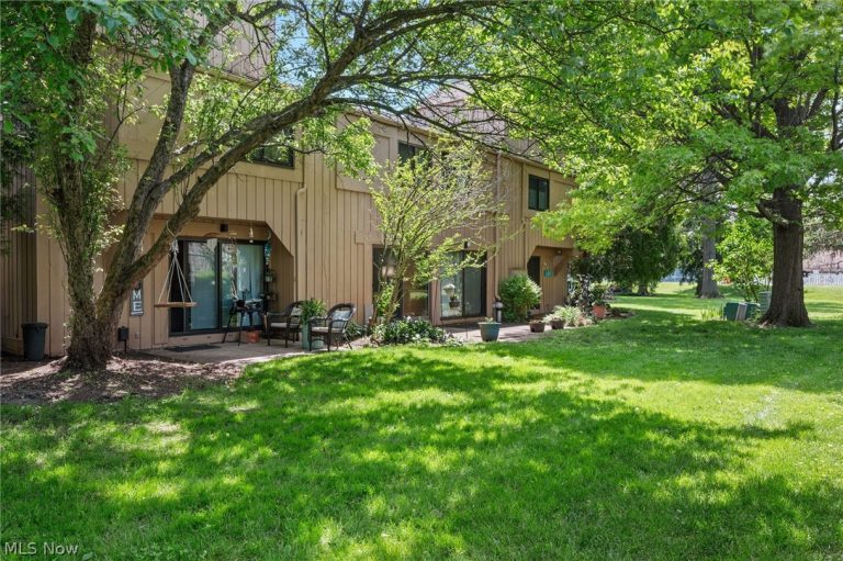 74 Landings Way, Avon Lake, OH - Photo 3
