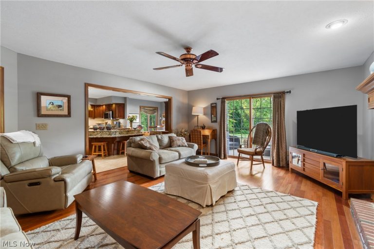 1938 Fairway Drive, Uniontown, OH - Photo 5