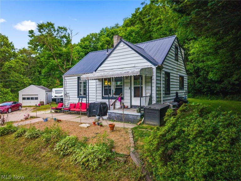 6633 Maplehurst Avenue, East Sparta, OH, 44626