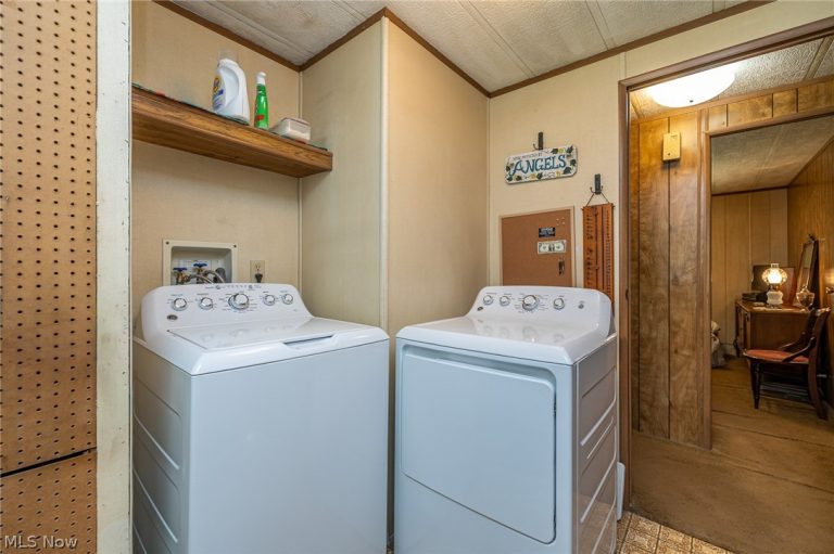 4 Overland Drive, Olmsted Twp, OH - Photo 4