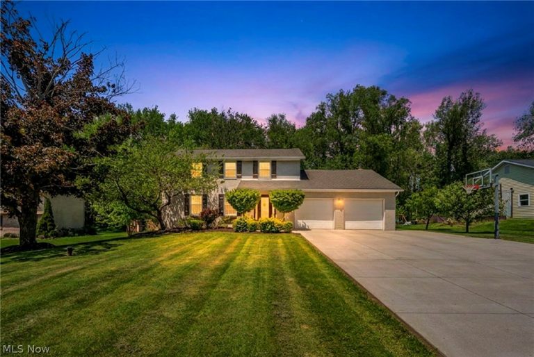 2635 Henrietta Drive, Green, OH - Photo 2