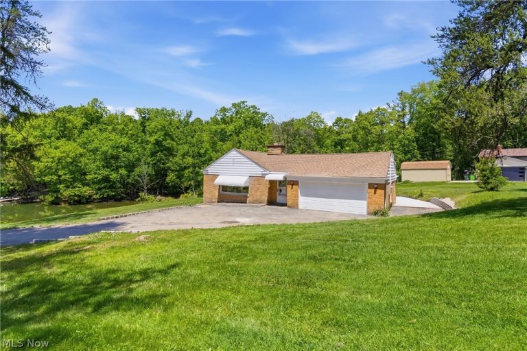 17305 Alexander Road, Walton Hills, OH - Photo 3