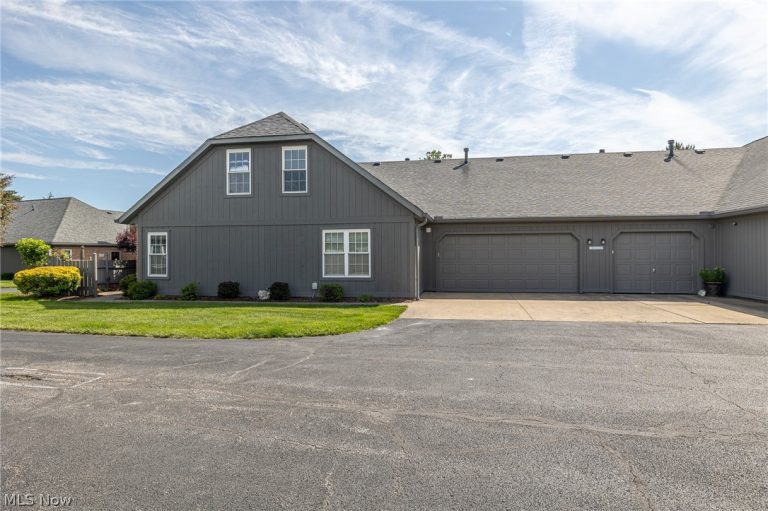 1055 North Jefferson Street #B, Medina, OH - Photo 2